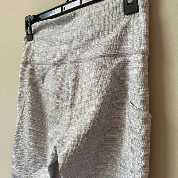 Athleta Women's Small High Rise Jacquard Mesh Chat to Town Capri Crop Leggings - Picture 15 of 16